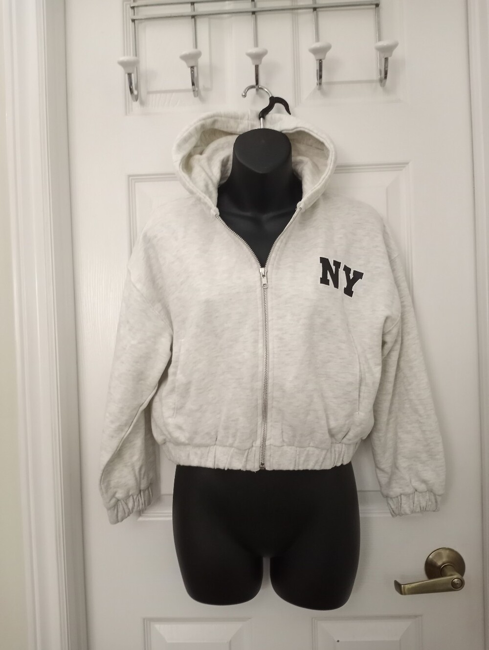 👠NWOT ZARA Youth Hoodie👠
